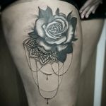 #rose #lace #thigh