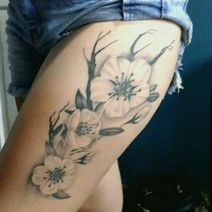 Healed tattoo.Tattoo by Renan Slim#tattoo #tattoos #tattooed #tattooing #tattooage #tattooer #tattooist #tattooartist #blackngrey #blackngreytattoo #botanical #botanicaltattoo #flower #flowertattoo #floral #floraltattoo #girlswithtattoo #inkedgirls #ink