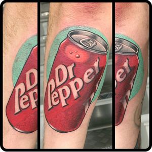 Dr Pepper by Théo For info or bookings pls contact us at art@royaltattoo.com or call us at + 45 49202770 #royal #royaltattoo #royaltattoodk #royalink #royaltattoodenmark #drpepper #realistictattoo #sodacan