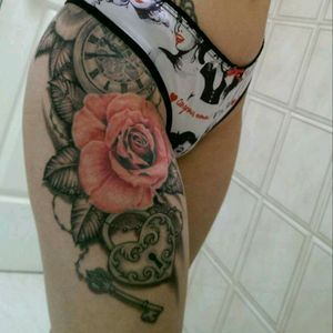 5 sessions, my side piece is completed  #Sidepiece #thigh #sidebody #realistic #rose #watch #padlock #key #hip