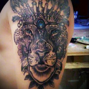 Lion placed on upper arm and shoulder. All made in one session