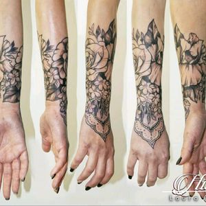 Floral Tattoo for Leslie. It's a pleasure to help someone embrace his own beauty#sleeve #flowers #floral #rose #lillium #jazmine #sleeve #elegant #arm_tattoo #line #linetattoo #engraved #blackwork #mehandi