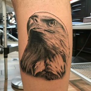 Eagle on leg #tattoo #tattoed #tattooroma #blackandgray