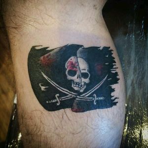 Pequena bandeira pirata. Valeu pela confiança brother!!! ✌✌🤘🤘#pirate #flag #pirata #bandeira #tattoo2me #tatouage #tonoinsptattoos #tattoodo #tatuaje #tattoobrasil #inspirationtatto #tattooed #tattooart #tattooartist #tattooflash #tattooist #inked #inkedup #tatts #inkedlife #inkedlifestyle #inkaddict #instagood #mestresdatattoo #tatuadoresbrasileiros #inkjunkeyz
