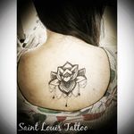 #flowers #saintlouistattoo #saintlouis #luistattoo69 #inked #tanapele #tattooedgirls #tattoolife #delicatetattoos #ink #friends #tattooarte #blackline #blackwork #linework #pfmachines #electricink