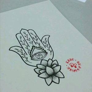 Instagram: @skavinsk  #ericskavinsktattoo #hamsatattoo #maodefatima #flordelotustattoo #floweroflotus #dotworktattoo #pontilhismo #tatuagemdelicada #tattoodelicada #delicatetattoo #exclusiva #namps #osascotattoo #tattoosp #tattoodesign #flashaddicted #eletricink #artfusionstarter #tattoodo