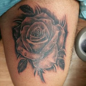 Rose i had fun tattooing on myself! Thanks for looking!#JOEYV #INKfested #INKfestedtattoostudio #blackandgreytatoo #rosetattoo#fusioninks #stencilstuff #armorgel