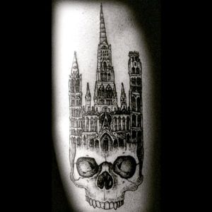 #danielrepelente #tattooartist #tattoo #skull #catedral #caveira #cranio #architecture #black #selfcanvas #selftattoo @danielrepelente