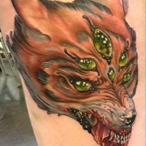 #tattoo #design #tattoodesign #color #colour #art #bodyart #idea #fox #orange #eyes #eye #blood #angry #predator #teeth #Mythical #magical #animal six eyed fox by an unknown artist. ☺