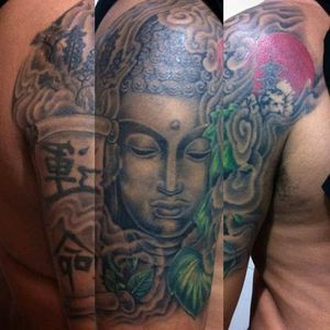 Boa tarde gente bonita !!! Trabalho realizado no meu grande  amigo desde infância Glaucios ! O Buda significa iluminado, esse título também é dado a um mestre budista ou a todos os iluminados que alçaram a realização espiritual do budismo. Desejo que essa tatuagem te traga muita luz e sorte meu amigo ! Namastê 🙏 Boa tarde gente bonita !!! #tatuagem realizada aqui no #rafaferraritattoostudio #tattoorealistic #tatuagemrealismo #tatuagembuda #tatuagemsombreada #tattoobuda #tattooblackandgrey #tattoobalckandgray #blackandgrey  #tintaseletrickink #tattooedgirls #tattoo2me #tattooedboys #bushido #bushi #samurai #oriental #moinhosdevento #24deoutubro #galeriaflorencioyguartua #tatuadorers #tatuadorespoa.