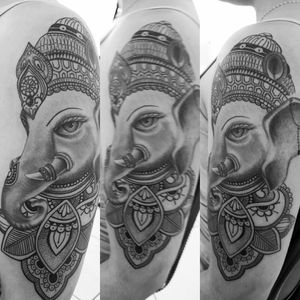 #ganesha #tattoo_artist  #tattoo_artwork #tattaatattoo #Tattoaria #diegotattootesta #brasiliantattoo #brasilianartist #canoasrs #art2016