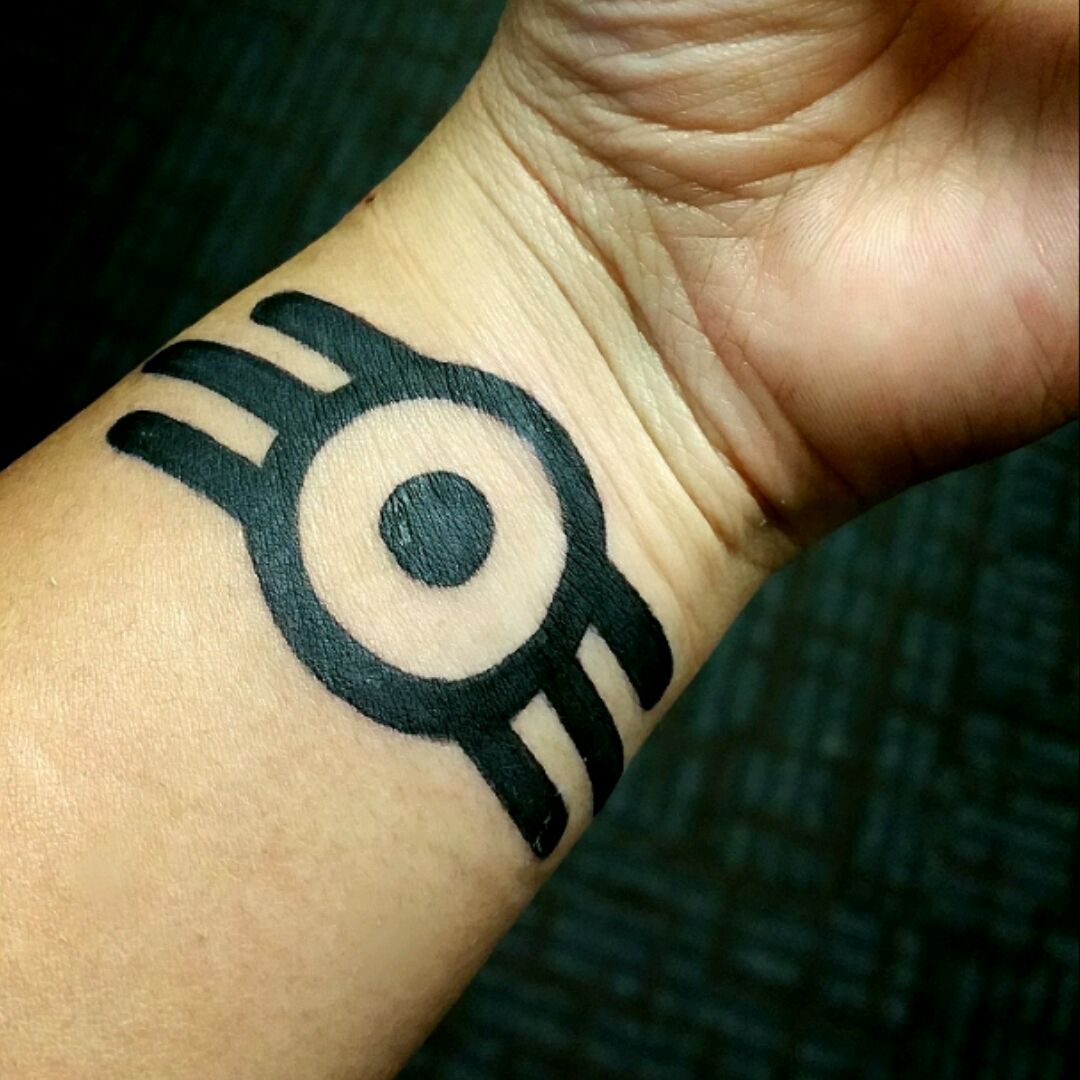 Borderlands vault symbol by BUNNY at deluxe tattoo in Chicago  rtattoo