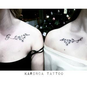 Two best friends instagram: @karincatattoo #bestfriend #friendtattoo #bestfriendtattoo #coupletattoo #collarbonetattoo #botanicaltattoo #collarbone #tattoos #flowertattoo