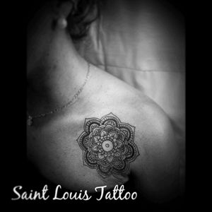#saintlouistattoo #saintlouis #luistattoo69 #inked #tanapele #tattooedgirls #tattoolife #delicatetattoos #ink #friends #tattooarte #blackline #blackwork #linework #pfmachines #electricink #fineline #delicate