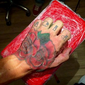 Existing roses tattoo touch up #handtattoo #roses #tattoo #stigmarotary #cheyennehawk #eternalink #intenzeink #silverbackink #Criticalpowersupply #killerinktattoosupplies