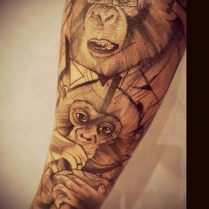 #monkeys #singesdelasagesse #blackandwhite #arm