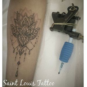 #saintlouistattoo #saintlouis #luistattoo69 #inked #tanapele #tattooedgirls #tattoolife #delicatetattoos #ink #fineline #linework #pfmachines #electricink #ink