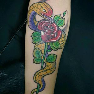 Tattoo feita por Paulo Cardoso(11)94035-0382Looking for a tattoo studio to work!#tattoo #tattoos #tattooing #tattooer #tatuagem #neotrad #neotradtattoo #newtraditional #rose #snake #paulocardosoart