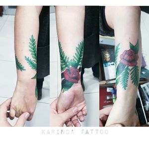 This is a cover up tattoo.You can check the detail in our instagram pageinstagram: @karincatattoo #coveruptattoo #coverup #rose #botanical #tattoo #flower #flowertattoo #colortattoo #ink