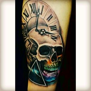 #pinkfloyd #tattoo #skull #band #rockband #pinkfloydtattoo #inkcolor #color #colors #time #darksideofthemoon #tattooskulldesign #tattooskulls #tattoocolor #timeandspace #Tattoorockers My favourite tattoo & band of Pink Floyd 💗💛💚💙💜