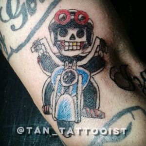 Skull Motorcycle. . #TanTattooist #TanSaluceste #Tattoo #Tatuagem #Tattoosp #Tattoodo #Skull #Moto #motorcycle