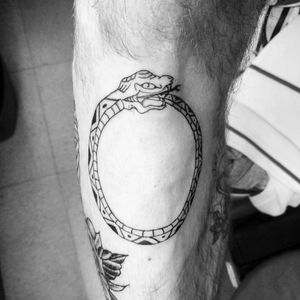 #inkmyself #ouroboros #zuperblack #intenzeink #tat #tats #tattoo #tattooing #tattooed #tattooist #ink #inked #inkedup #france #reims #tattooartist