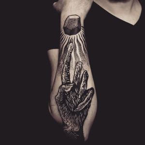 Tattoo by Mishla Illustration tattoo ! #tattoo #blackwork #dotwork #hand #dodecahedron #black #forearm