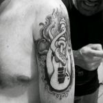 #guitar #tentacles #tatuagem #tattoos #tattoed #dotwork #dotworktattoo #blackwork #blacktattoo #tattooart #tattooartist #tattoolife #tattoobrasil #inkridercustom #saojosedoscampos #sjcampos