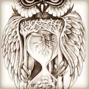 Owls are one of my favorites and I absolutely adore the hourglass. It looks stunning together. I really likes this beautiful piece of art. MAJESTIC😍💘