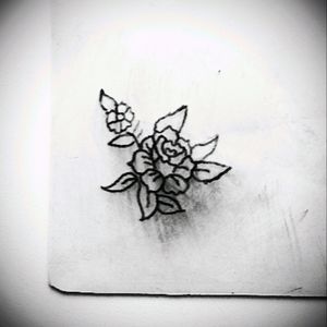 🌷🌸flower tattoo🌸🌷 #tete #sketchtattoos #sketch #tattoo #tattoos #flower #rose #tatuajes #tatuaje #personal #apprenticetattoo
