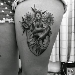 Blackwork Dotwork traditional tattoo heart flower