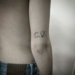 A @brurodriggues não veio pra brincadeira, no mesmo dia, três tattoos! Essa é assinatura da mamãe! 😍 Não canso de agradecer! Obrigado pela confiança! #watercolortattoo #aquarela #rosa #rosetattoo #tattoo2me #tatouage #tonoinsptattoos #tattoodo #tatuaje #tattoobrasil #inspirationtatto #tattooed #tattooart #tattooartist #tattooflash #tattooist #inked #inkedup #tatts #inkedlife #inkedlifestyle #inkaddict #instagood #taot #theartoftattoos