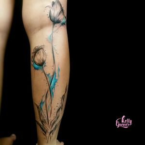 #watercolortattoo #watercolor #tatuagenscoloridas #tatuagemaquarela #femaletattooartist #kellyguesser #tulip #tulipa #freehand