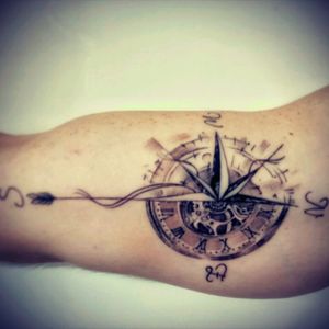 #compasstattoo #compass #bussola #tattoo #tattoorose #tattooclock #tattoorosadosventos #rosadosventos