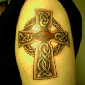 Celtic Cross with Cancer Zodiac