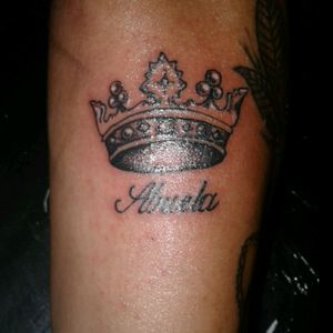 Corona en Piscis Tattoos.