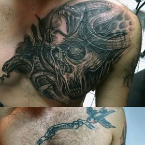 CoverupRua 24 de maio, 188 loja 122 1° andar. Galeria Boulevard Centro em frente à loja Besni.www.facebook.com/falconeritattoo Tel: (11) 3331-7081 / Whats (11) 95272-9945contato@falconeritattoo.com.brwww.falconeritattoo.com.br#tattoo #tattoosp #sullen #tattoolovers #tattootime #tattoolife #darkart #macabreart #morbidart #horrorart #sp #011 #bnginksociety #blackandgreytattoo #blackandgrey #ink #inked #tattoocommunity