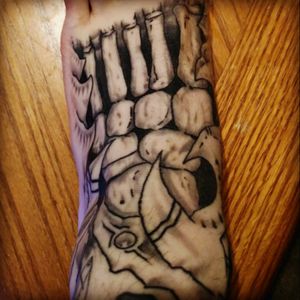 Ouch. Ouch. #ouch #biomechanical #skeletontattoo #anatomical 