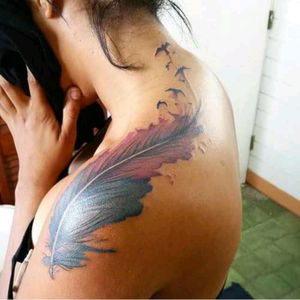 #coloredtattoo #birds #feathertattoo