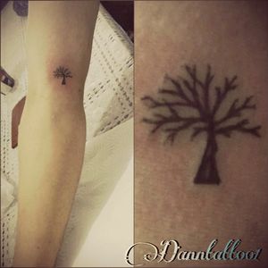 #tree #blackandgrey #tattoo #arbol #tatuaje #smalltattoo