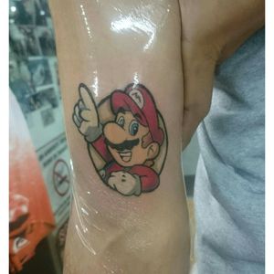 Mario Bros 😁 Artwork: @joselassor #tattoo #colortattoo #mariobros #supermario #supermariotattoo #mariobrostattoo #color #Intenzetattooink #kurosumiink #tatuadoresdevenezuela #thelasstattoo #ink