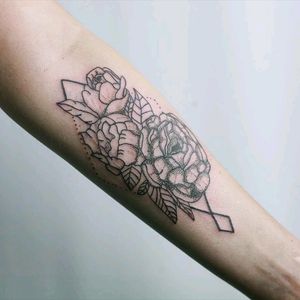#flowers #tattoo #dotwork #geometry
