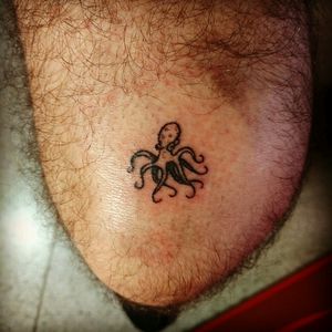 #octopuss #handpoke #handpoked #blackwork #tatuadoresbrasileiros #brasilianartist