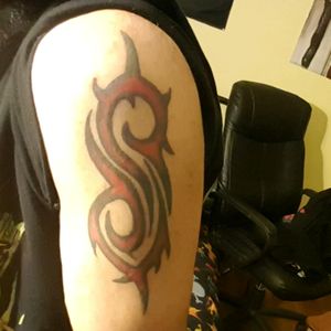 My 2nd tattoo I have from my favorite band since a very young teen. "Slipknot" #tattoogirls #tattooguy #metalguys #metalgirls #slipknot #tattoos