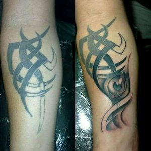 #tattoostudio #ironhorsetattoovicentelopez #atomicstencil #coverup #cover #tattooinprogess #tattoo #tatuadorargentino #argentinatattoo #eyetattoo #eye ese #tattoosbyleo #followmywork #followme