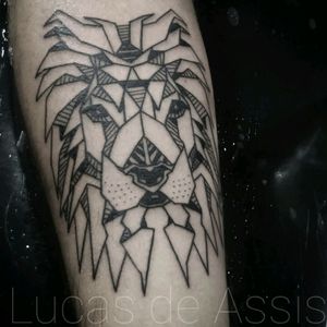 Leão geométrico #lion #geometry #geometrictattoo #tatoo #tatuagem #leao #tattooartist #blackwork #portoalegre