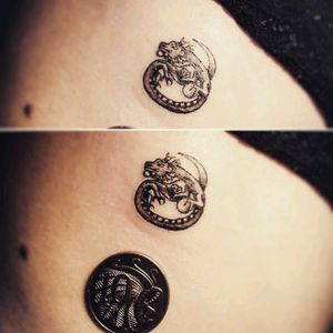Small Dragon, tiny tattoos hard to do but love it. in the ribs too!! #dragon #sticker #EmoticonTattoo #blackandgreytattoos #smalltattoo #symbols #tattoo #fineline #thinlinetattoo #detail #L4L