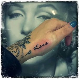"Love" #love #lovetattoo #tattoo #tattooapprentice #hand #handtattoo #art