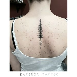 🌲 instagram: @karincatattoo#tree #tattoo #backtattoo #smalltattoo #minimaltattoo #womantattoo #back #tatted #istanbultattoo #tattooistanbul