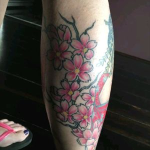 5th Session: Added more cherry blossoms on the back of my lower leg & touched up all the red ink on the Geisha & peony. #Legsleeve #cherryblossom #lowerlegtattoo